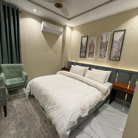 Shelton Boulevard Hotel Lahore Exterior foto