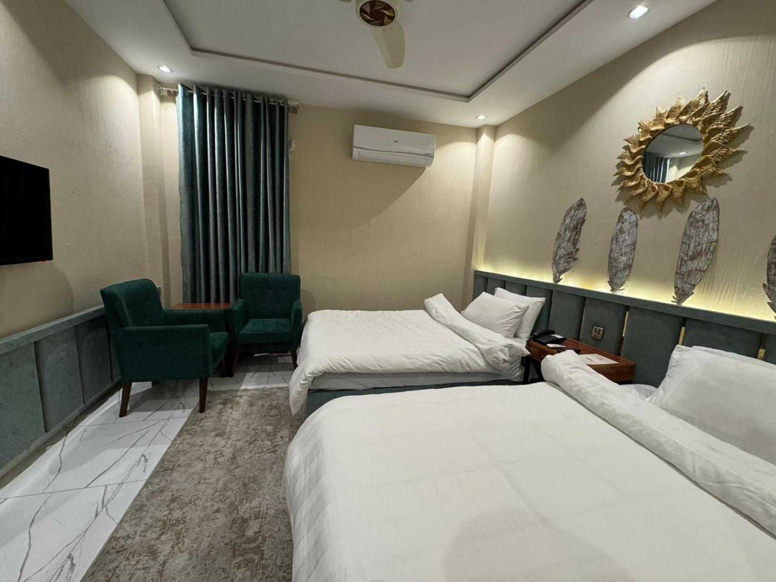 Shelton Boulevard Hotel Lahore Exterior foto